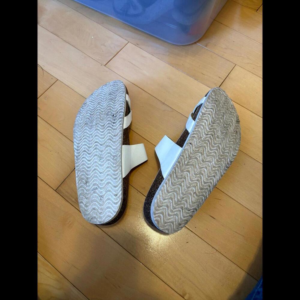 Sandals - Picture 4 of 6